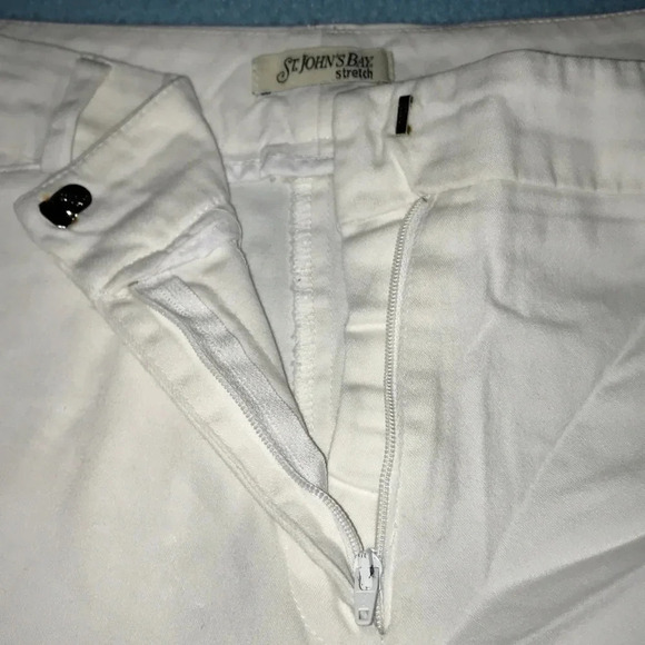ST. JOHN’S BAY stretch capris with pockets white size 12 - Picture 7 of 8